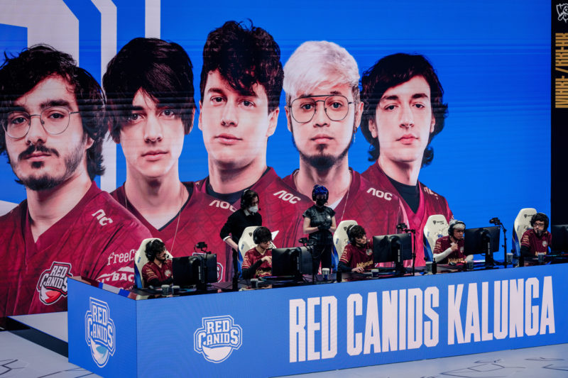 Grupo da RED Canids no Mundial de LoL 2021 é revelado