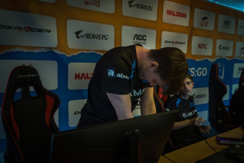 Jogador tcheco de CS:GO teve conta roubada durante partida