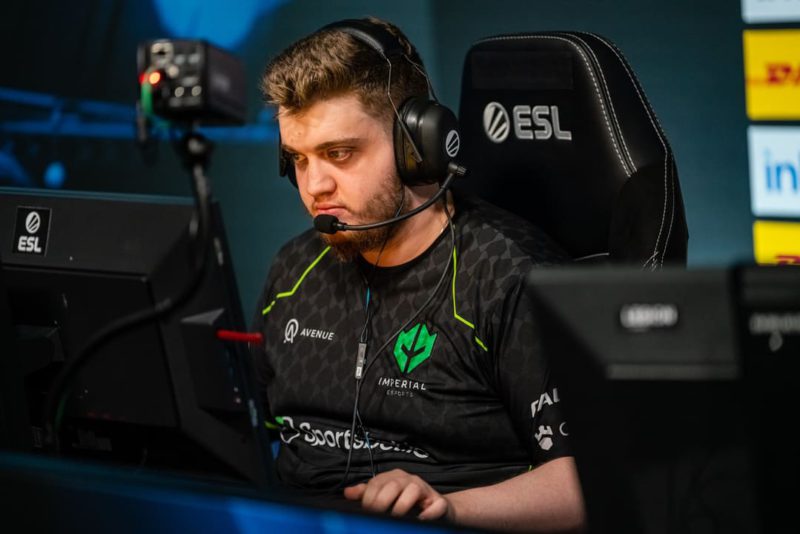 boltz foca no monitor durante partida da imperial na iem dallas 2022