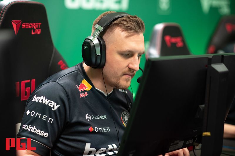 tabsen durante o rmr europeu do pgl major atwerp