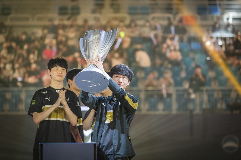 Destaque no Mundial de LoL, Peanut deixa a Rox Tigers e acerta com a SKT