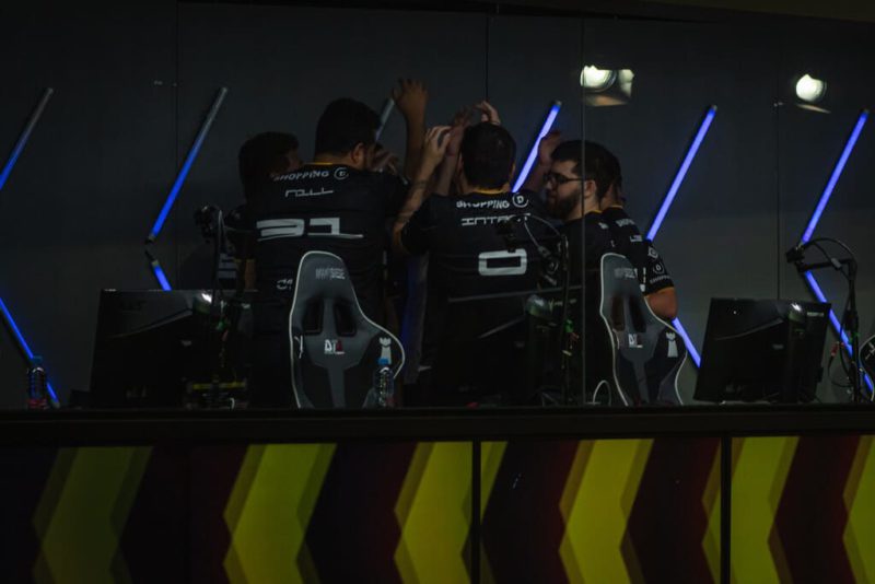 equipe da los + one durante o brasileirão de rainbow six