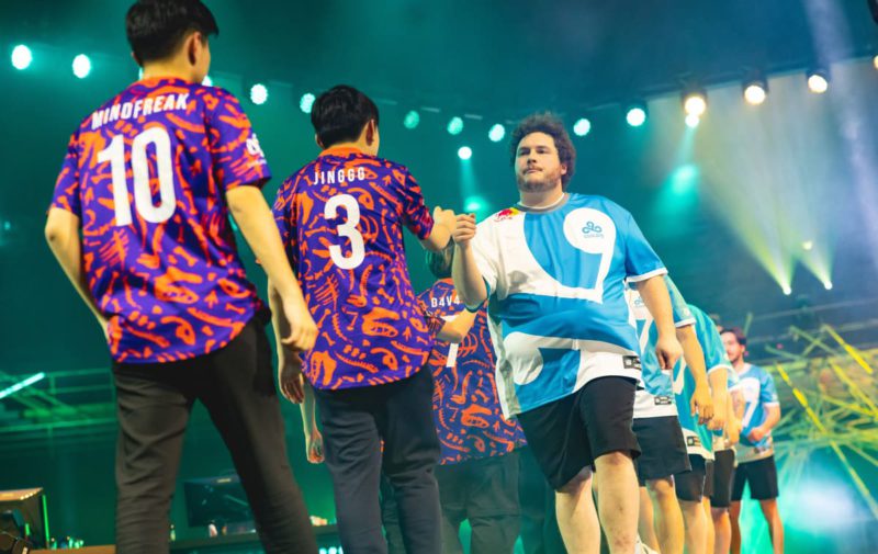 cloud9 e paper rex no palco do vct lock in