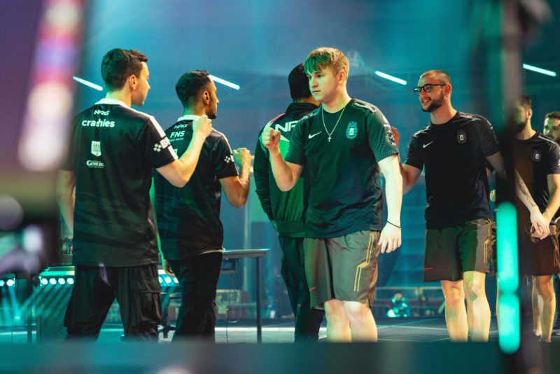 NRG e KOI no palco do VCT Lock In