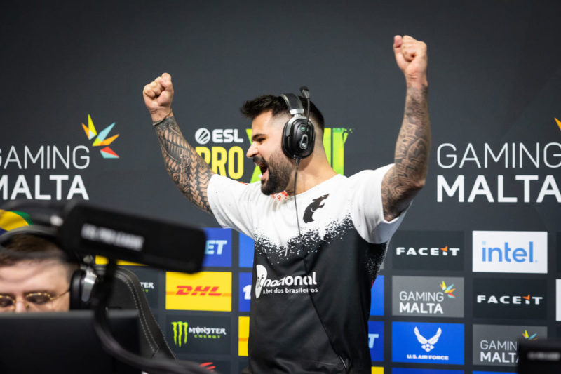 guerri comemora durante a esl pro league s17