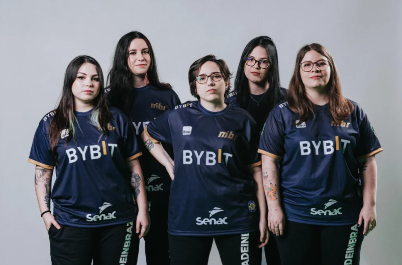 Foto da equipe de VALORANT feminino do MIBR