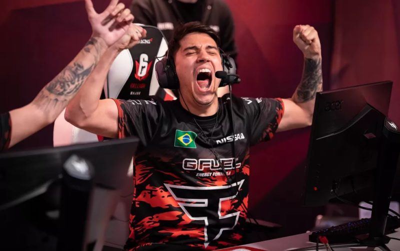 Cameram4n em jogo da FaZe