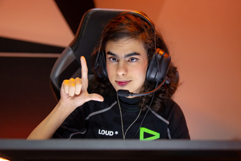 Foto de jelly, jogadora da LOUD que disputará a final do Game Changers Brasil