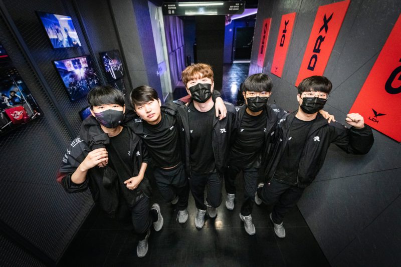 Imagem do time da KT Rolster na LCK 2023