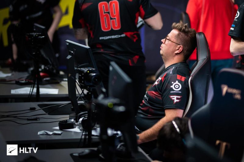 karrigan decepcionado durante o rmr europa com a faze clan; equipe foi eliminada da iem rio 2023