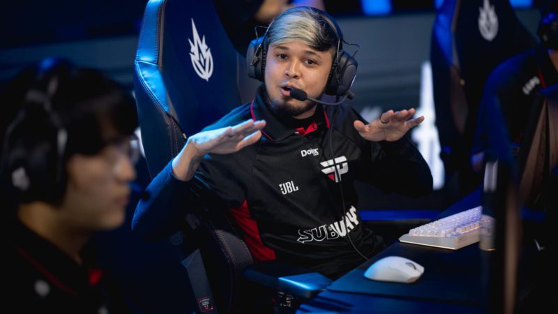 Na foto, TitaN da paiN, que amassou a KaBuM na 6ª rodada do CBLOL 2024