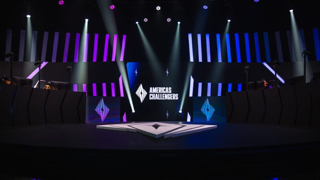 Na foto, o palco do America Challengers, que está indo para os playoffs!