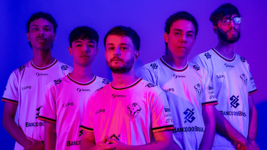 Na foto, o novo uniforme do Fluxo W7M 