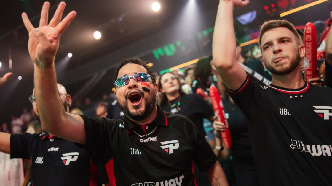 Foto da torcida da paiN Gaming na LTA Sul 2025 1º split