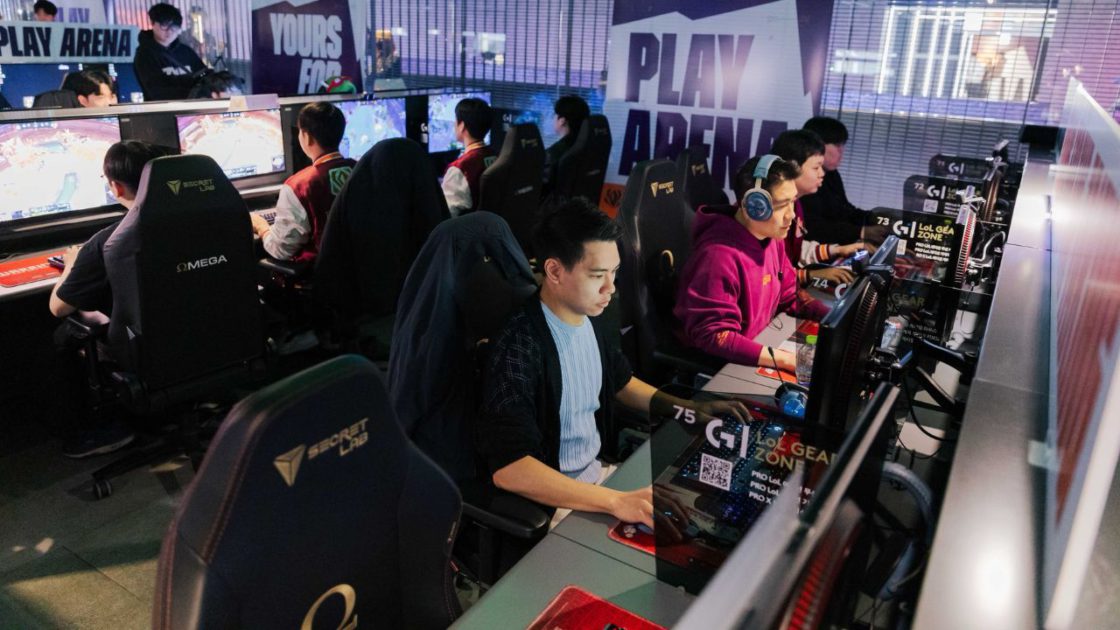 Na foto, o Riot Phroxzon