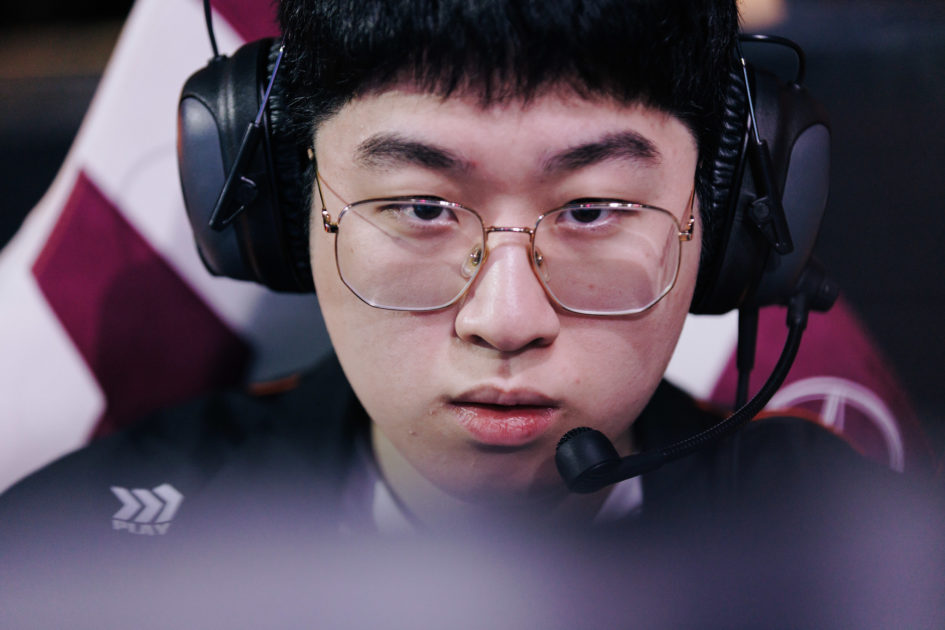 Foto de Zeus jogando no First Stand 2025, pela Hanwha Life.