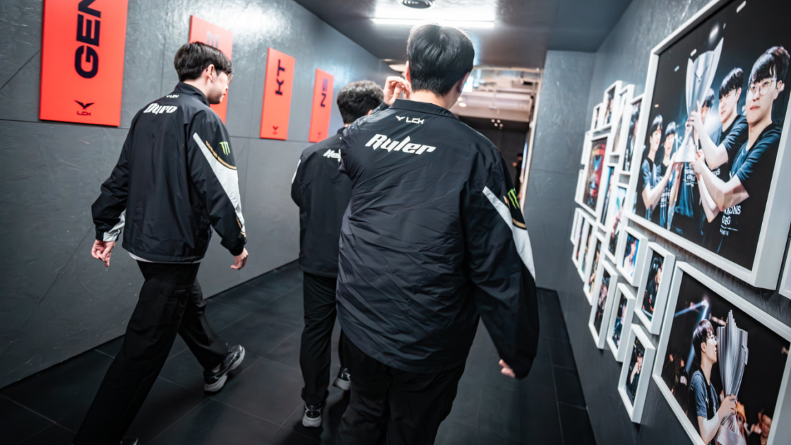 Na foto, os jogadores da Gen.G na LCK 2025
