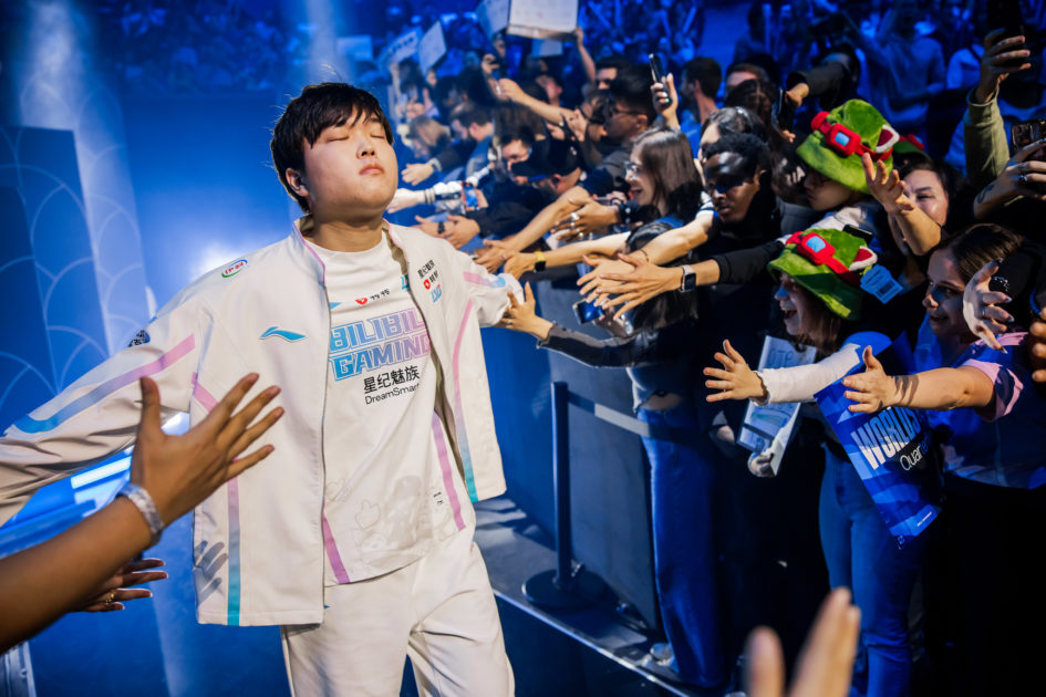 Foto de Bin, durante o Worlds 2024.