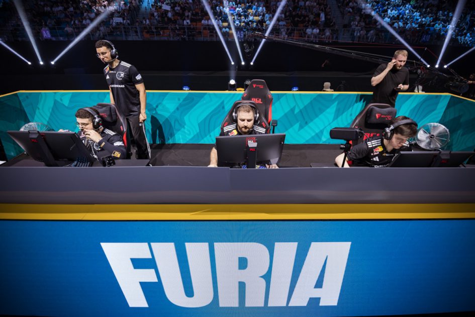 Imagem da FURIA na PGL Astana 2025 de CS2