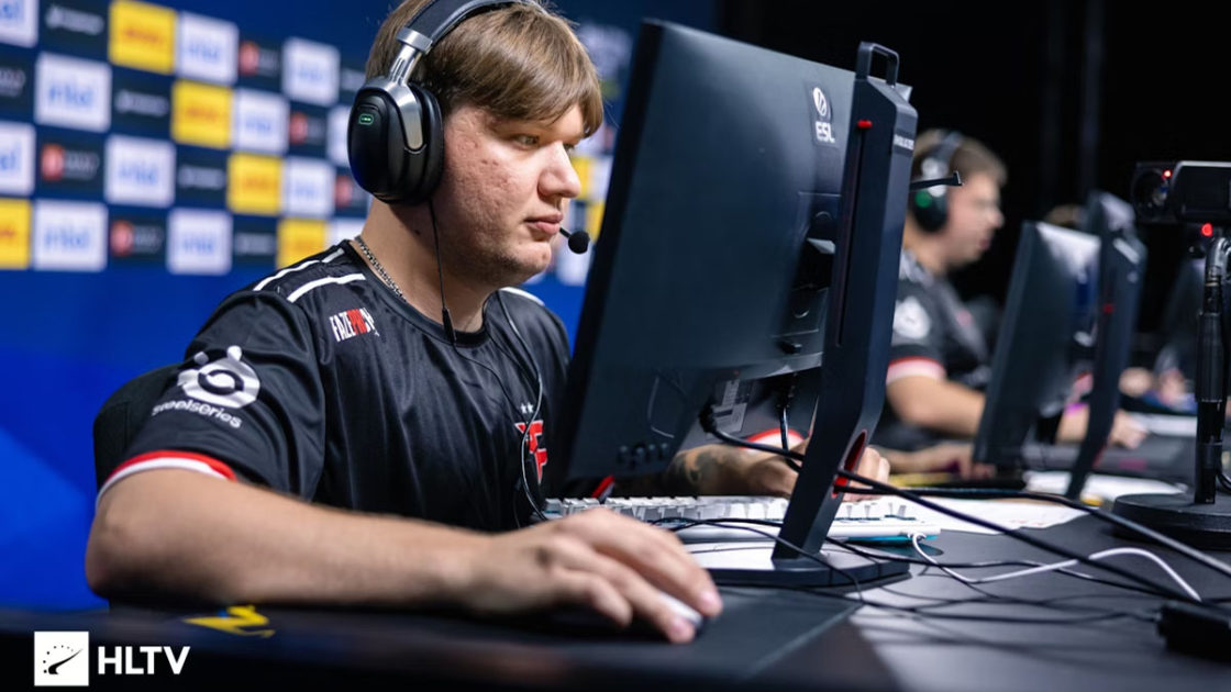 Imagem do s1mple na FAze Clan de CS2 durante a IEM Dallas 2025