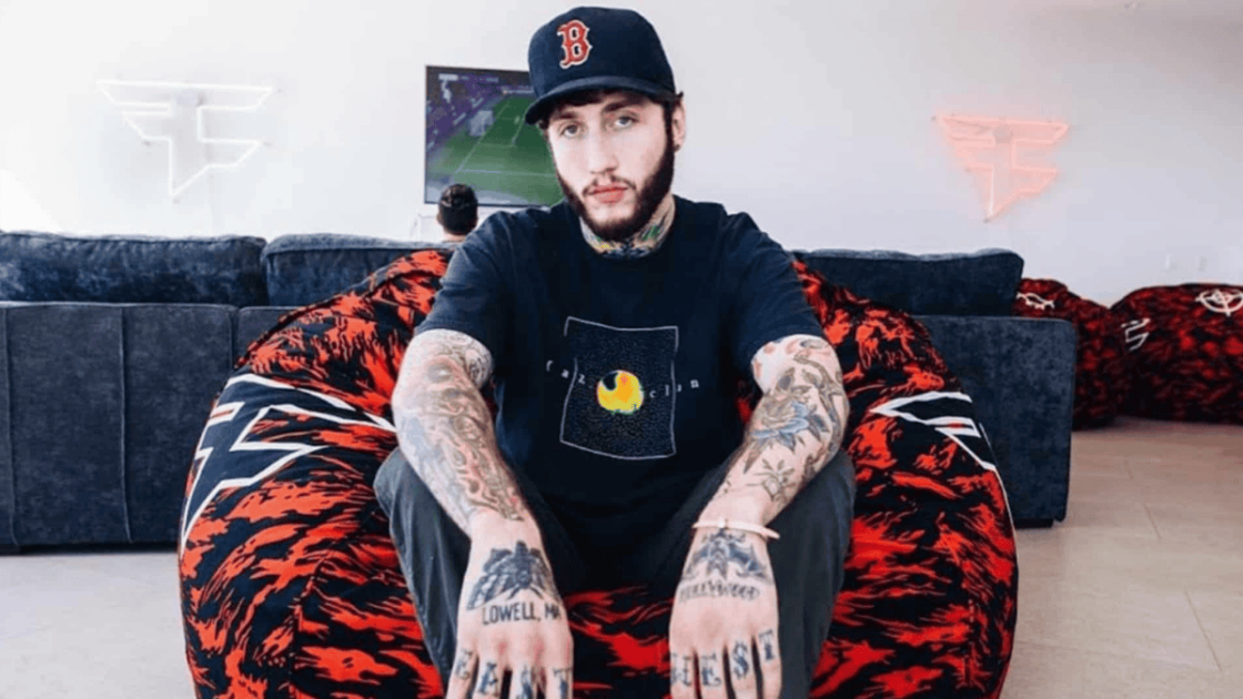 Foto de Banks enquanto membro da FaZe Clan.