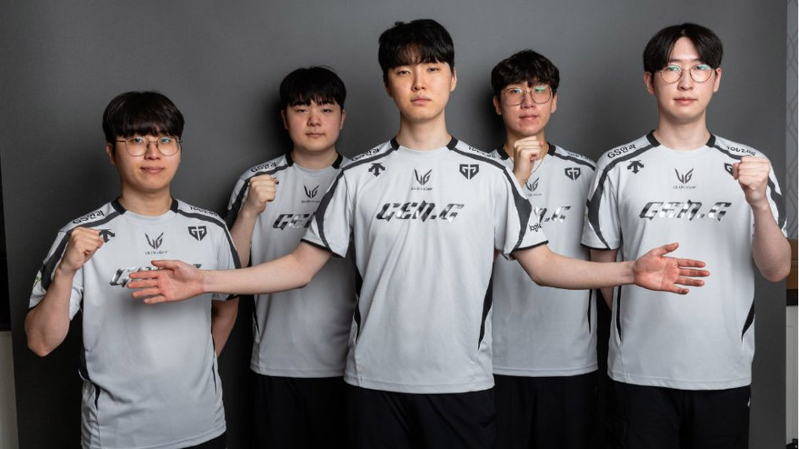 Imagem dos cinco jogadores do time de LoL da GEn.G em fot promocional