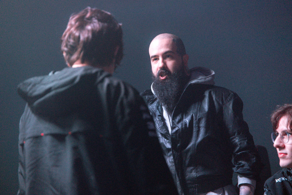 Foto de BeellzY nos bastidores da RED Canids.