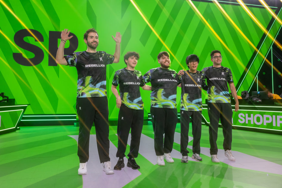 Foto da equipe da Shopify Rebellion.