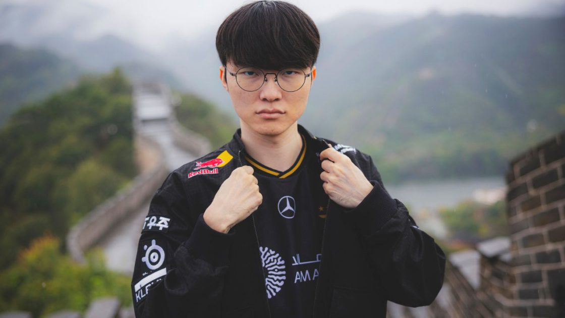 Na foto, Faker, mid-laner da T1 no Worlds 2025
