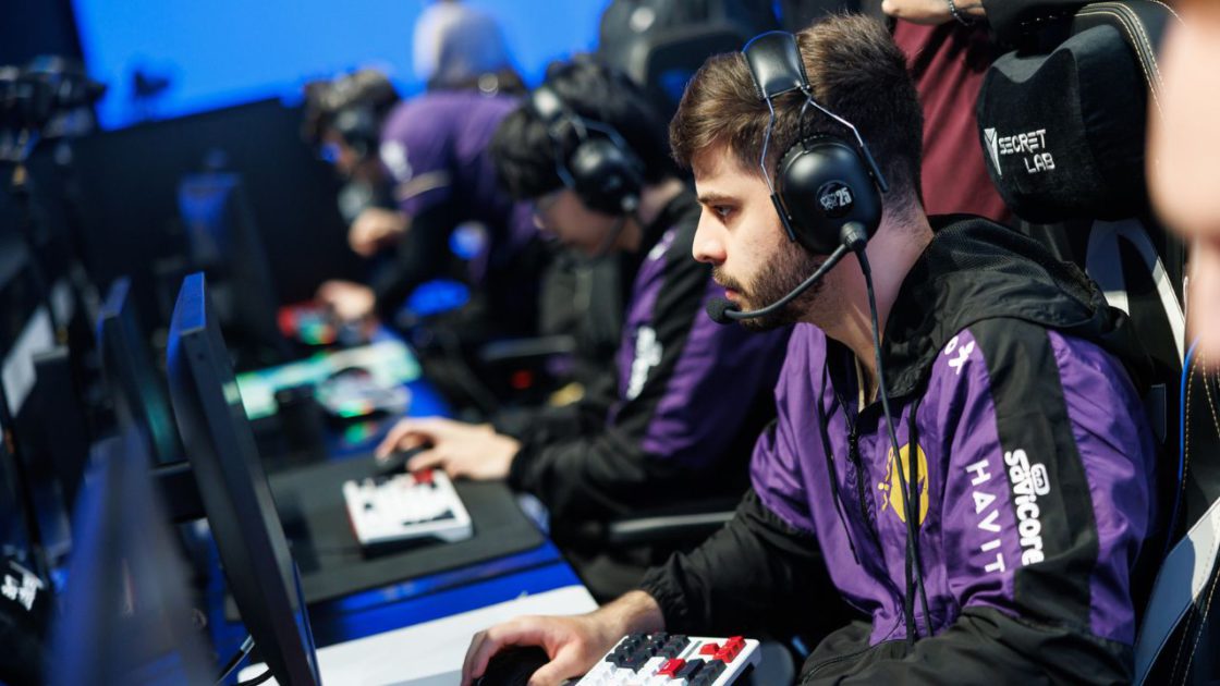 Na foto, Morttheus, ADC da Vivo Keyd Stars no Worlds 2025