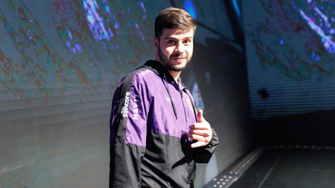 Na foto, Morttheus, ADC da Vivo Keyd Stars no Worlds 2025