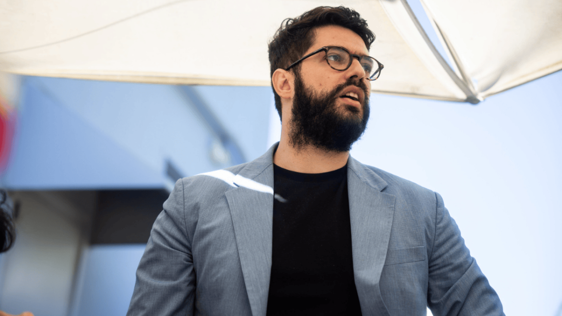 Foto de Enatron, possível novo técnico da LOS.