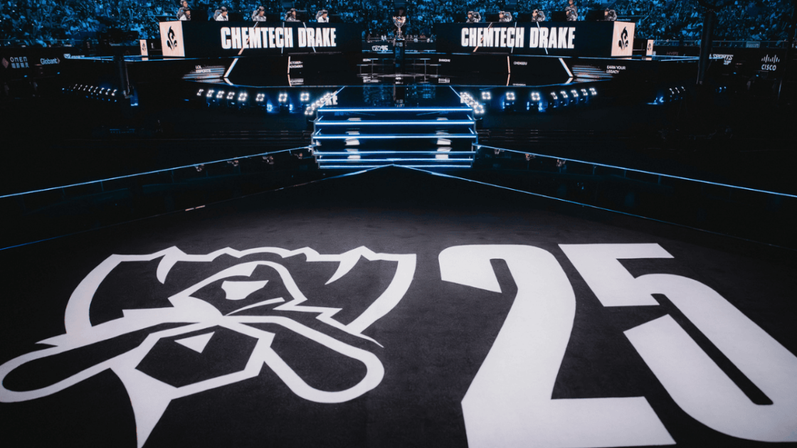 Foto do palco do Worlds 2025.