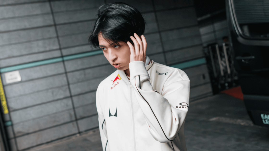 Hans Sama em partida internacional