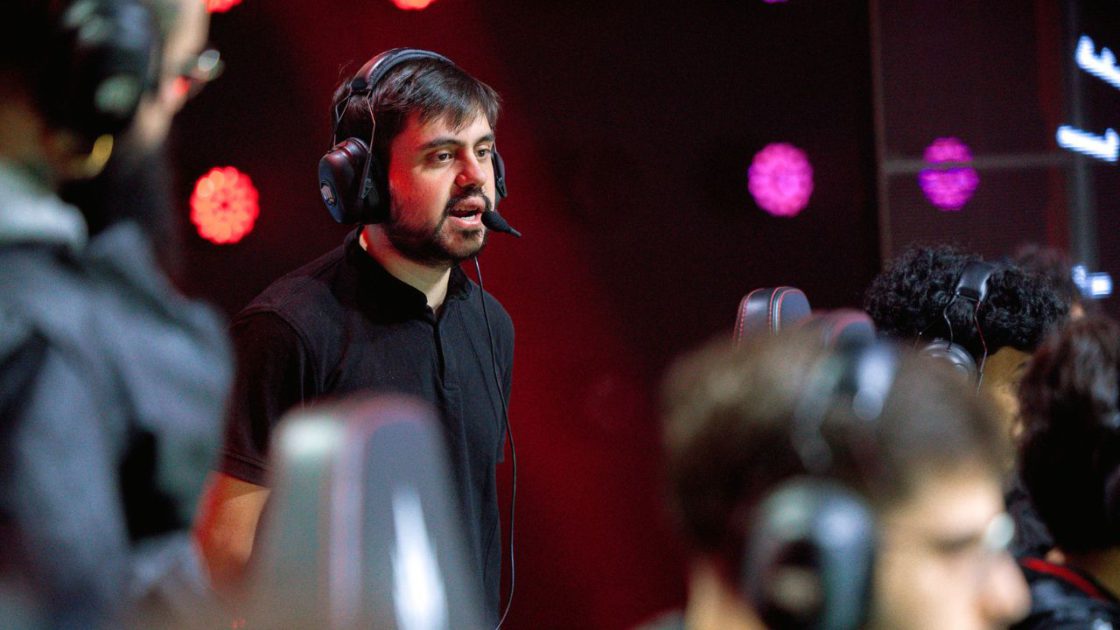 Tockers em coletiva após eliminação — RED Tockers insatisfeitos