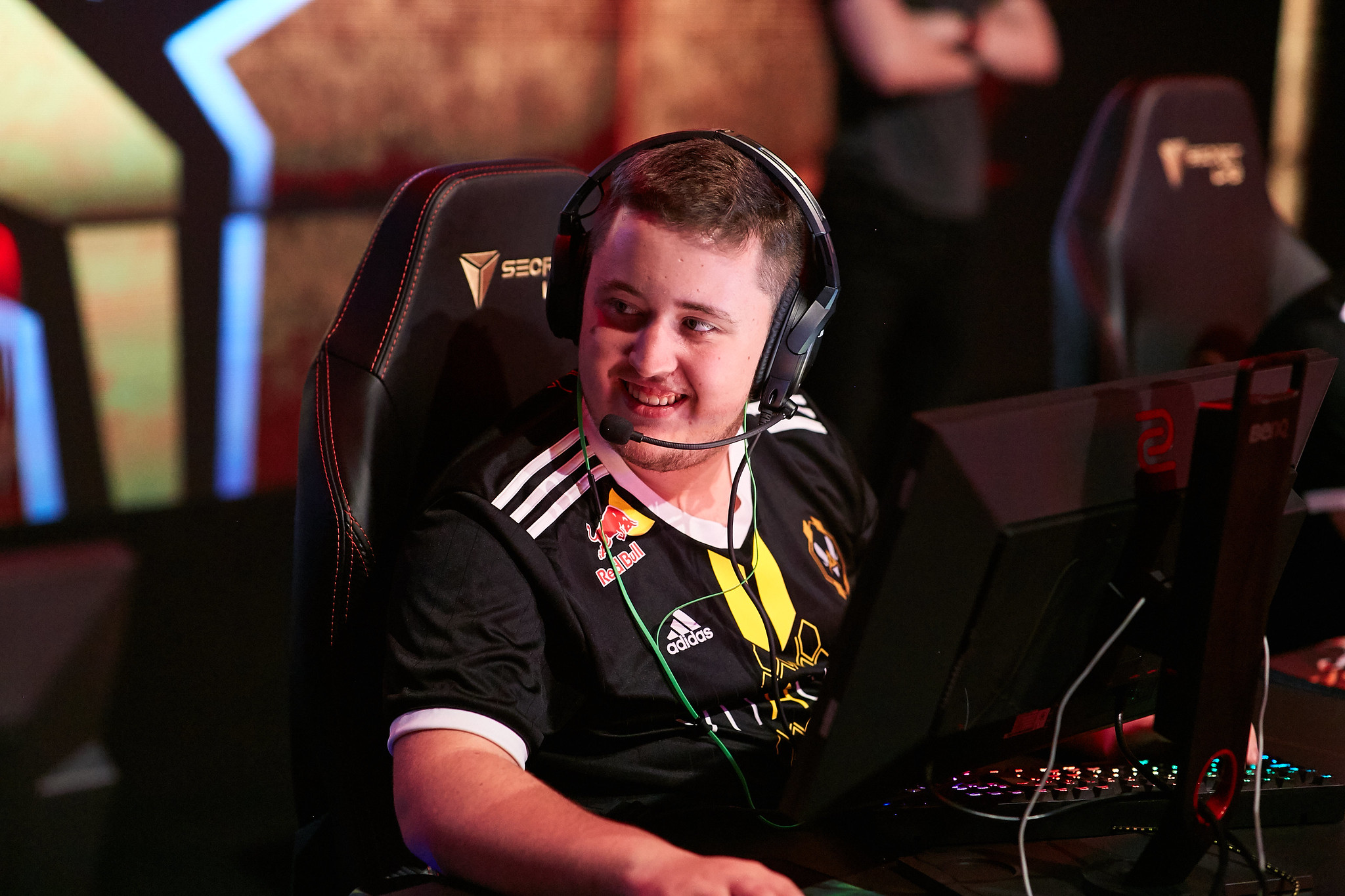 DRAFT5 - Atual melhor jogador do mundo, S1mple disse em entrevista para a  HLTV que o jogador mais próximo de seu nível de jogo é o ZywOo. Concorda  com o jogador da