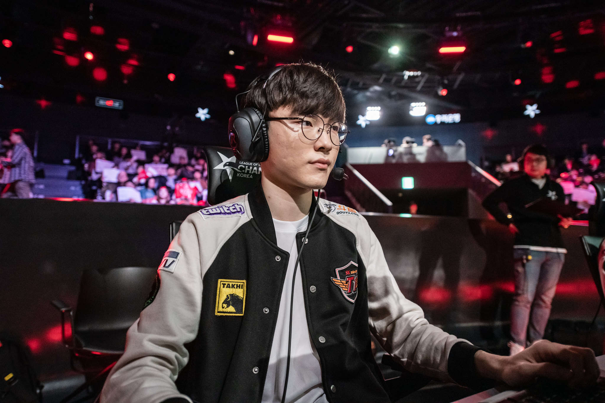 Melhor do mundo no LoL, Faker revela que vive com 'mesada' de R$ 600 -  27/10/2017 - UOL Start