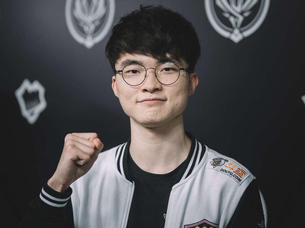 Melhor do mundo no LoL, Faker revela que vive com 'mesada' de R$ 600 -  27/10/2017 - UOL Start