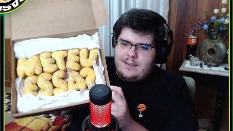 Streamer Casimiro apoia campanha para tradução de Pokémon